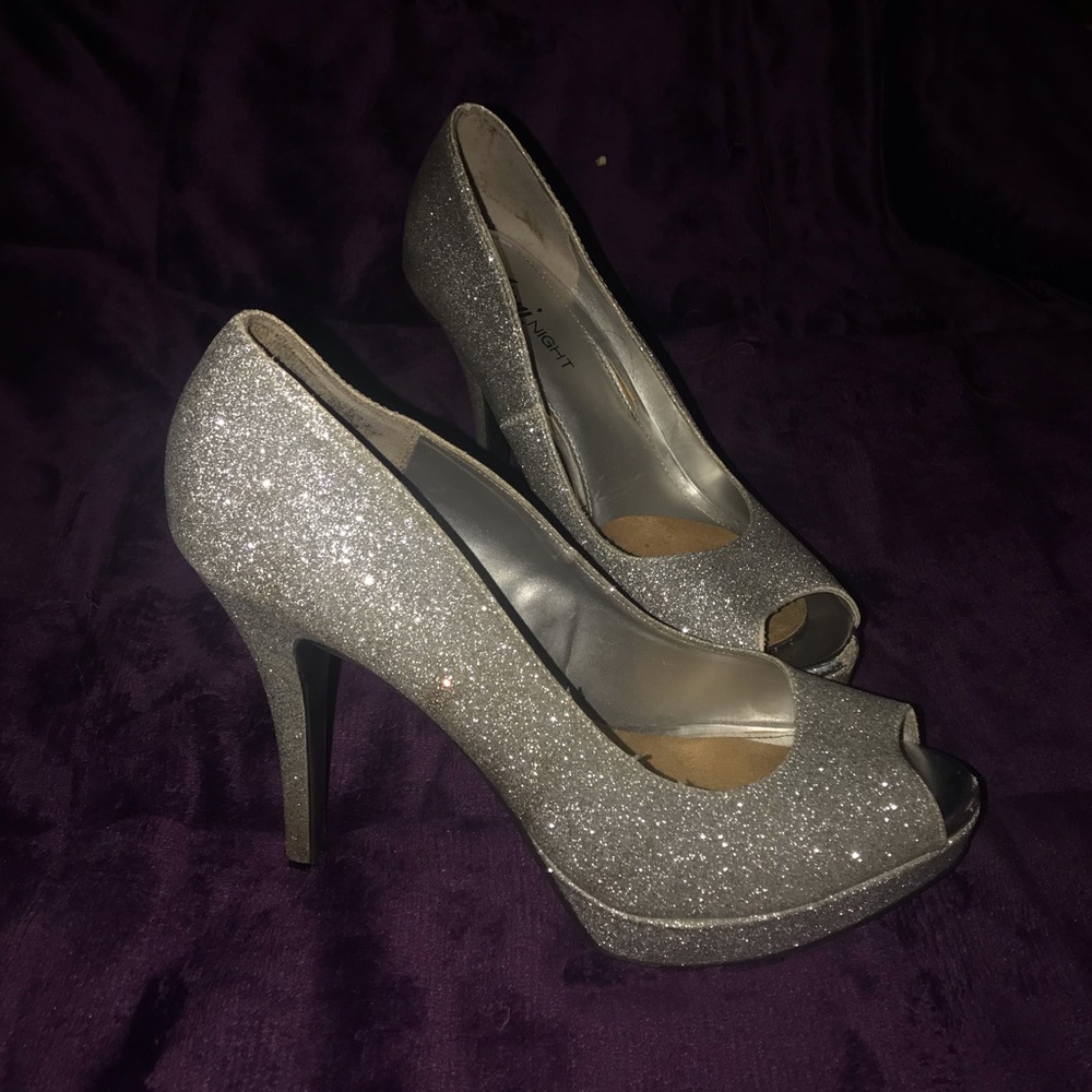 ❤️(5/$8) Sparkly Glitter High Heel Pumps - Picture 1 of 9